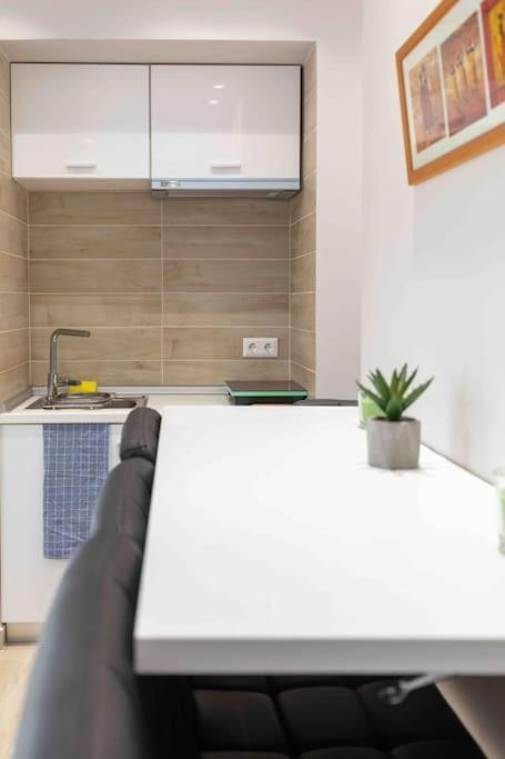 Luxury Cozy Appartment In The City Center Rhodes City Екстер'єр фото